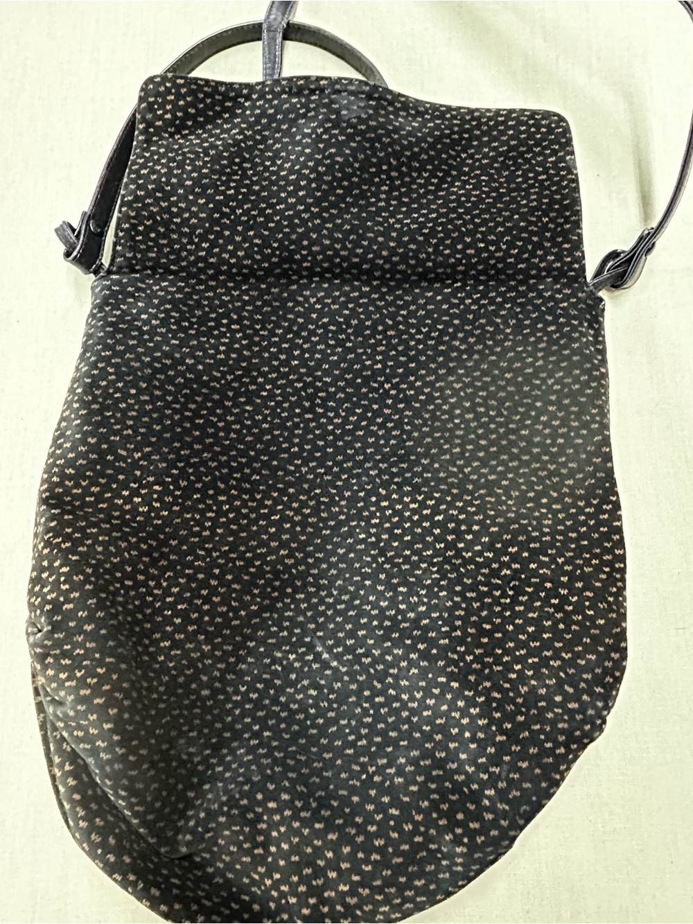 Vintage Bagheera Black Suede purse - Picture 3 of 9